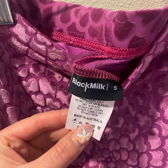 Blackmilk Burned Velvet Magenta Dahlia Leggings - Picture 5 of 11